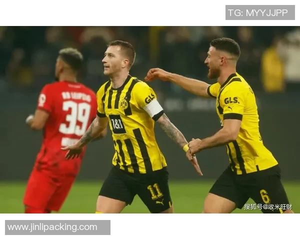 柏林联合主场迎战多特蒙德期待精彩对决与激烈竞争 柏林联合主场迎战多特蒙德期待精彩对决与激烈竞争