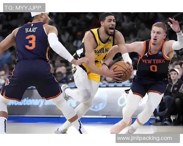 热火与尼克斯队激战正酣谁能在季后赛中笑到最后